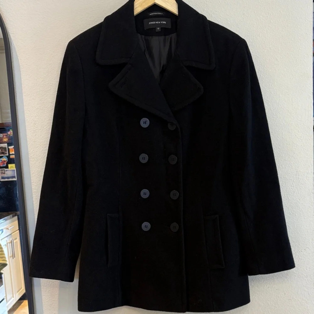Jones New York Women's Classic Black Peacoat size 12
Perfect oversized look - Picture 1 of 2